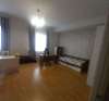 Продам 3-комнатную квартиру в Екатеринбурге, ВИЗ, ул. Анри Барбюса 6, 120 м²